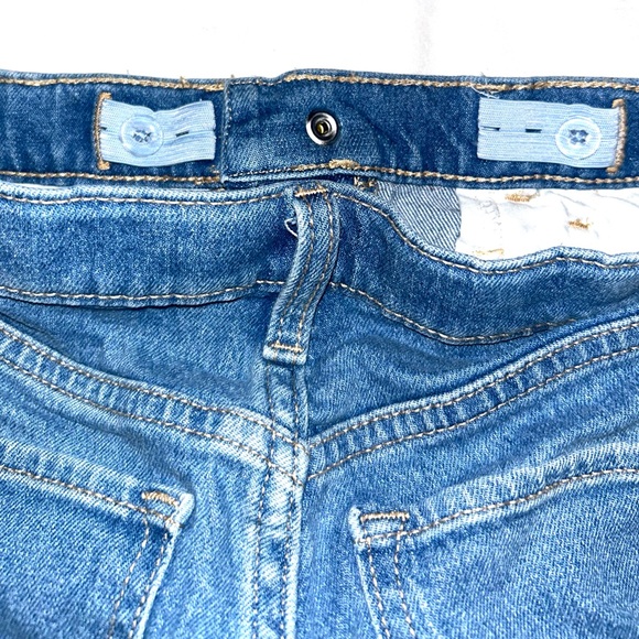 Old Navy Girls Size 8 Jean Shorts NWT - Picture 2 of 4